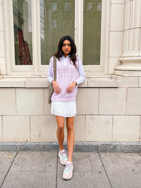 Clueless Cable Knit Vest// Lilac